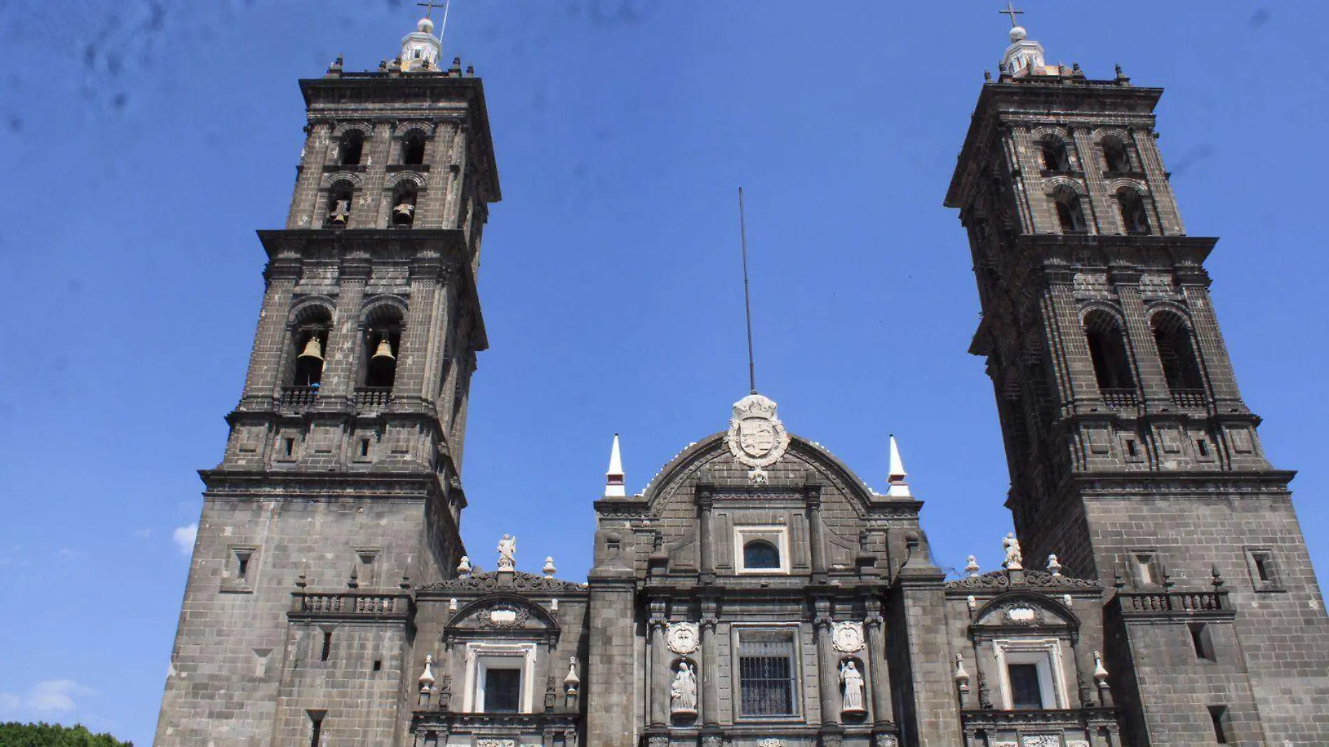 Conmemoran aniversario luctuosos de sacerdotes jesuitas con replique de campanas  2